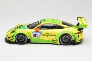 Porsche 911 991.2 GT3 R #911 Manthey Racing R. Dumas / F. Makowiecki 24 Hours of Nürburgring 2017 Minichamps 1:18 155176911 D — Bild 3 von 6