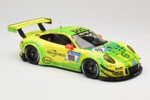Porsche 911 991.2 GT3 R #911 Manthey Racing R. Dumas / F. Makowiecki 24 Hours of Nürburgring 2017 Minichamps 1:18 155176911 D — Bild 4 von 6