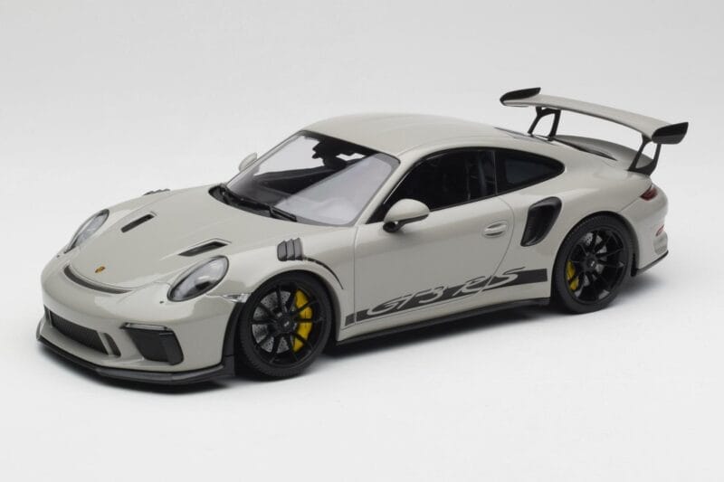 Porsche 911 991.2 GT3 RS Chalk Wording Schwarze Felgen Minichamps 1:18 153068230 Druckguss