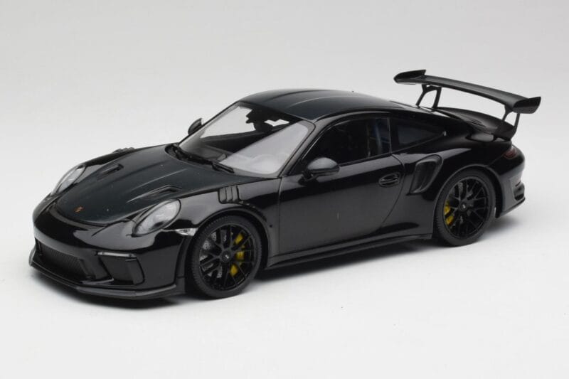 Porsche 911 991.2 GT3 RS Weissach Package Schwarz & Schwarze Räder Minichamps 1:18 153068228 Druckguss