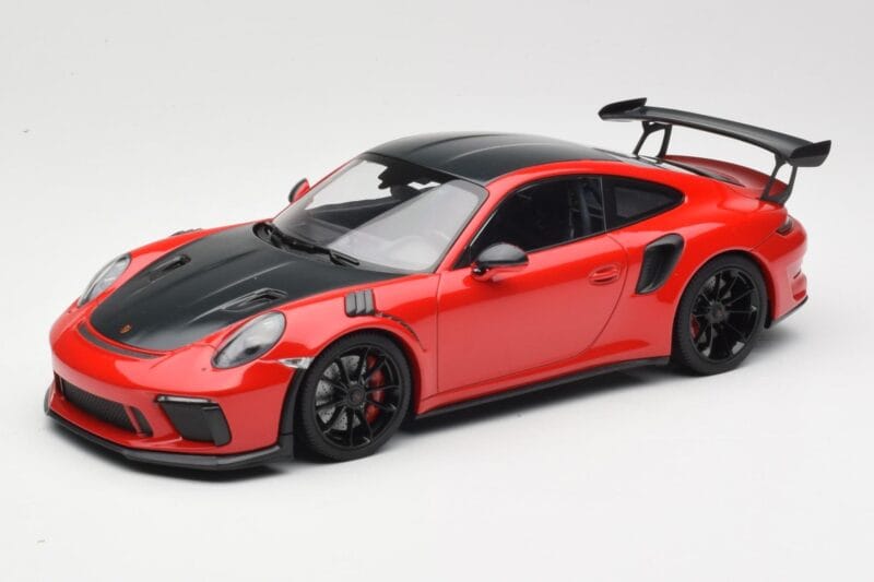 Porsche 911 991.2 GT3 RS Weissach Package Rot mit Schwarzen Felgen Minichamps 1:18 155068230 Druckguss