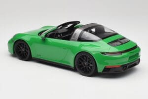 Porsche 911 991.2 Targa 4 GTS British Racing Grün Minichamps 1:18 155061065 Druckguss — Bild 5 von 6