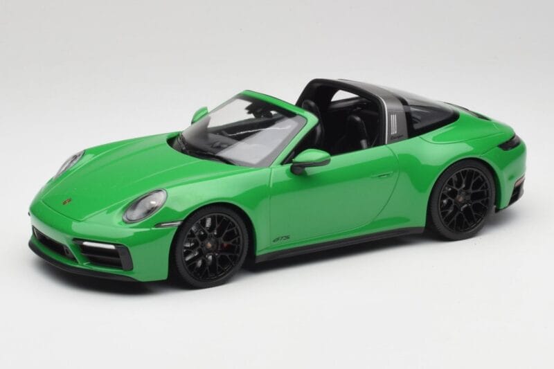 Porsche 911 991.2 Targa 4 GTS British Racing Grün Minichamps 1:18 155061065 Druckguss