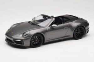 Porsche 911 992 Carrera 4 GTS Cabriolet Grey Metallic Minichamps 1:18 155063031 Druckguss
