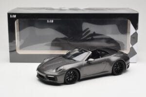 Porsche 911 992 Carrera 4 GTS Cabriolet Grey Metallic Minichamps 1:18 155063031 Druckguss — Bild 6 von 6