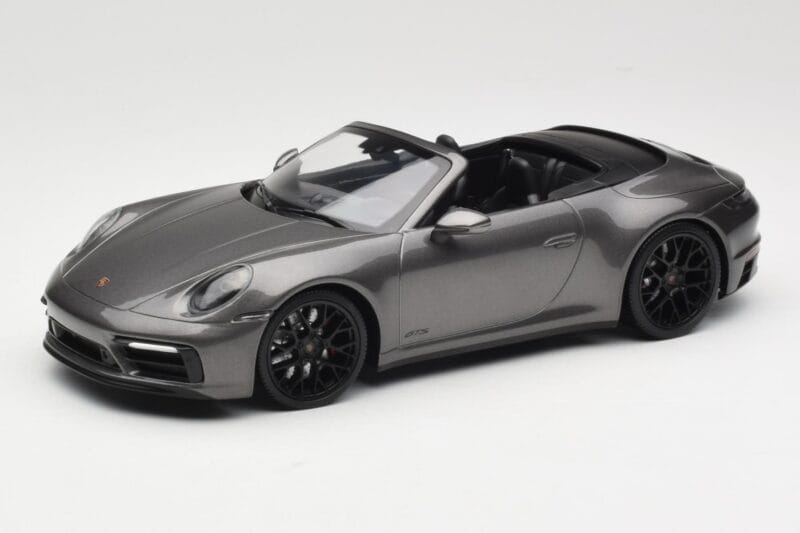 Porsche 911 992 Carrera 4 GTS Cabriolet Grey Metallic Minichamps 1:18 155063031 Druckguss
