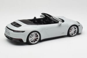 Porsche 911 992 Carrera 4 GTS Cabriolet Grau Minichamps 1:18 155063034 Druckguss — Bild 3 von 6