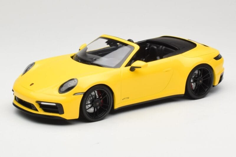 Porsche 911 992 Carrera 4 GTS Cabriolet Gelb Minichamps 1:18 155063030 Druckguss
