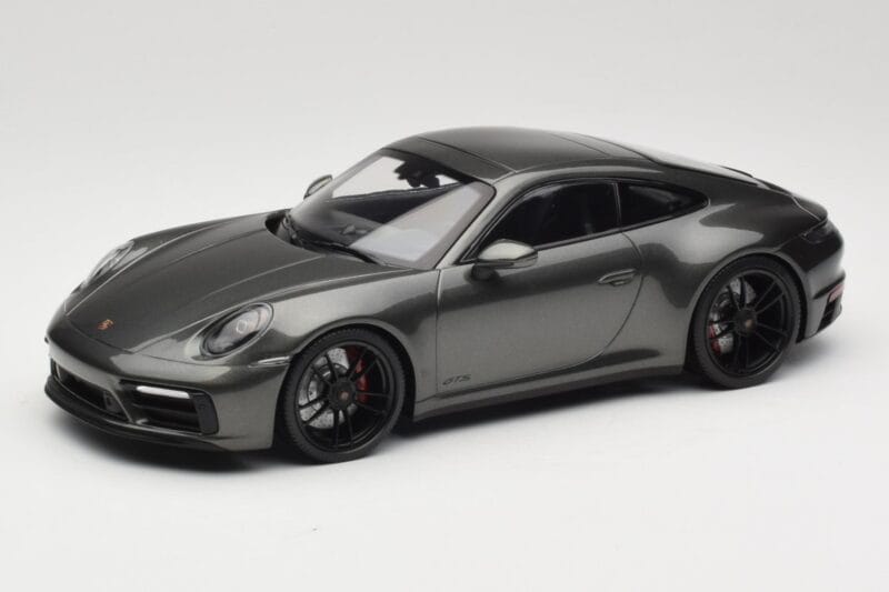 Porsche 911 992 Carrera 4 GTS Green Metallic Minichamps 1:18 155063101 Druckguss