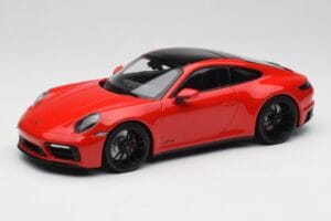 Porsche 911 992 Carrera 4 GTS Rot Minichamps 1:18 155063100 Druckguss