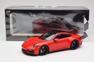 Porsche 911 992 Carrera 4 GTS Rot Minichamps 1:18 155063100 Druckguss — Bild 6 von 6