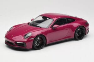 Porsche 911 992 Carrera 4 GTS Rubystar Minichamps 1:18 155063102 Druckguss