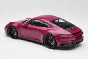 Porsche 911 992 Carrera 4 GTS Rubystar Minichamps 1:18 155063102 Druckguss — Bild 5 von 6