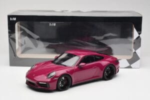 Porsche 911 992 Carrera 4 GTS Rubystar Minichamps 1:18 155063102 Druckguss — Bild 6 von 6