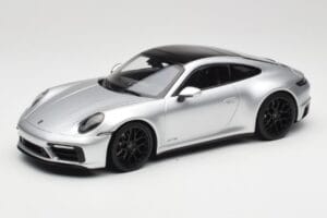 Porsche 911 992 Carrera 4 GTS Silber Minichamps 1:18 155063104 Druckguss
