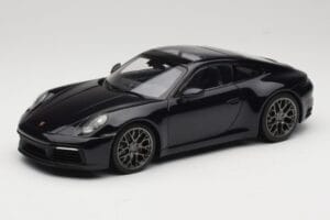 Porsche 911 992 Carrera 4S Blue Metallic Minichamps 1:18 155067321 Druckguss
