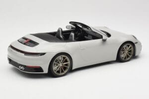 Porsche 911 992 Carrera 4S Cabriolet Grau Minichamps 1:18 155067335 Druckguss — Bild 2 von 6