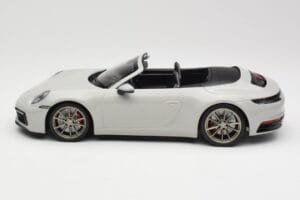 Porsche 911 992 Carrera 4S Cabriolet Grau Minichamps 1:18 155067335 Druckguss — Bild 3 von 6
