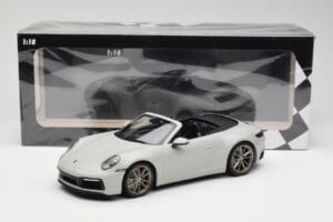 Porsche 911 992 Carrera 4S Cabriolet Grau Minichamps 1:18 155067335 Druckguss — Bild 6 von 6