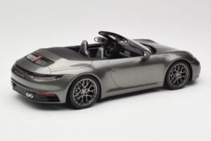 Porsche 911 992 Carrera 4S Cabriolet Mamba Green Metallic Minichamps 1:18 155067337 Druckguss — Bild 2 von 6