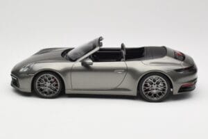 Porsche 911 992 Carrera 4S Cabriolet Mamba Green Metallic Minichamps 1:18 155067337 Druckguss — Bild 3 von 6