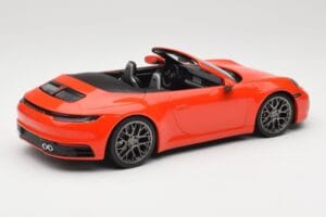 Porsche 911 992 Carrera 4S Cabriolet Orange Minichamps 1:18 155067334 Druckguss — Bild 2 von 6