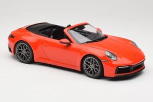 Porsche 911 992 Carrera 4S Cabriolet Orange Minichamps 1:18 155067334 Druckguss — Bild 4 von 6