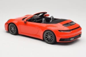 Porsche 911 992 Carrera 4S Cabriolet Orange Minichamps 1:18 155067334 Druckguss — Bild 5 von 6