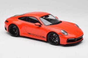 Porsche 911 992 Carrera 4S Lava Orange Minichamps 1:18 155067327 Druckguss — Bild 4 von 6