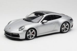 Porsche 911 992 Carrera 4S Silber Minichamps 1:18 155067322 Druckguss