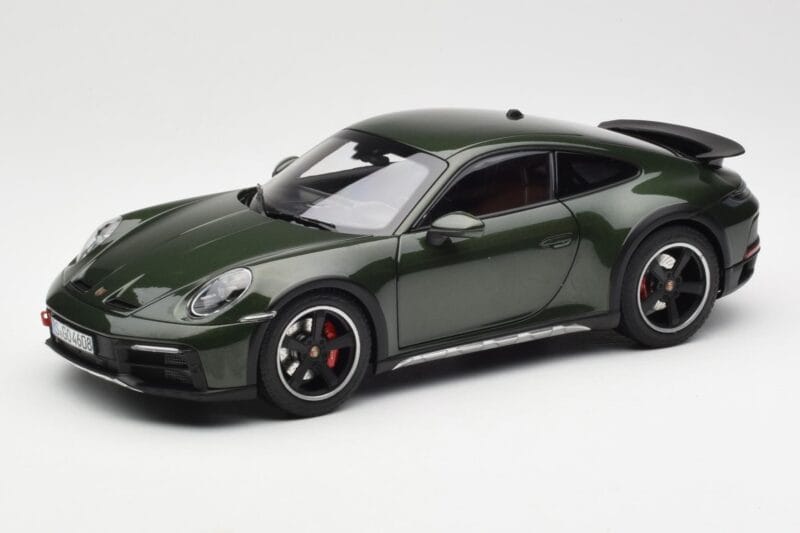 Porsche 911 992 Dakar Oak Grün Metallic Norev 1:18 187241 Druckguss