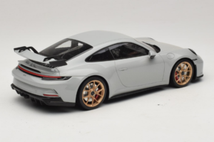 Porsche 911 992 GT3 Chalk Goldene Felgen Minichamps 1:18 117069001 Druckguss — Bild 2 von 6
