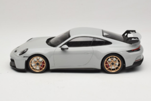 Porsche 911 992 GT3 Chalk Goldene Felgen Minichamps 1:18 117069001 Druckguss — Bild 3 von 6