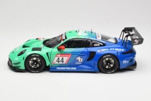 Porsche 911 992 GT3 R Falken #44 D. Eriksson / T. Heinemann 24 Hours of Nurburgring 2023 Minichamps 1:18 113236344 Druckguss — Bild 4 von 8