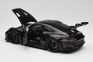 Porsche 911 992 GT3 RS Schwarz & Schwarz Felgen Concept Minichamps 1:18 911992003 Druckguss — Bild 5 von 8