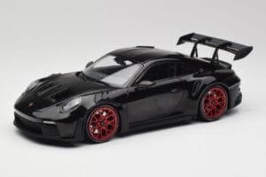 Porsche 911 992 GT3 RS Schwarz & Rote Räder & Schwarzes Dekor Minichamps 1:18 153062240 Druckguss