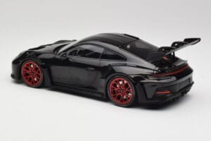 Porsche 911 992 GT3 RS Schwarz & Rote Räder & Schwarzes Dekor Minichamps 1:18 153062240 Druckguss — Bild 5 von 6