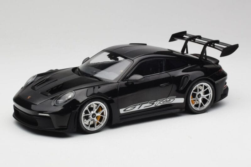 Porsche 911 992 GT3 RS Schwarz Mit Silbernen Felgen Minichamps 1:18 155062231 Druckguss