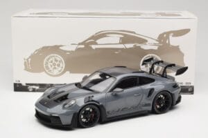 Porsche 911 992 GT3 RS Crayon Weissach Package & Black Wheels Minichamps 1:18 110062024 Druckguss — Bild 8 von 8