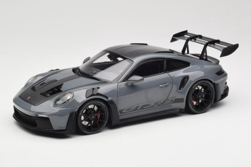 Porsche 911 992 GT3 RS Crayon Weissach Package & Black Wheels Minichamps 1:18 110062024 Druckguss