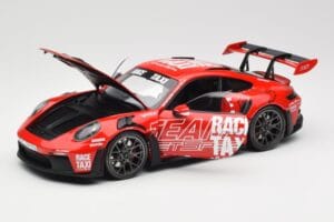 Porsche 911 992 GT3 RS Getspeed Race Taxi Guards Red Minichamps 1:18 110062040 Druckguss — Bild 2 von 8
