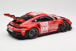 Porsche 911 992 GT3 RS Getspeed Race Taxi Guards Red Minichamps 1:18 110062040 Druckguss — Bild 3 von 8