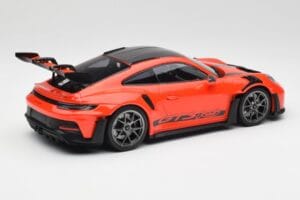 Porsche 911 992 GT3 RS Guards Orange & Silber Felgen Minichamps 1:18 911992002 Druckguss — Bild 2 von 6