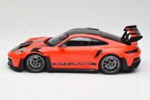 Porsche 911 992 GT3 RS Guards Orange & Silber Felgen Minichamps 1:18 911992002 Druckguss — Bild 3 von 6