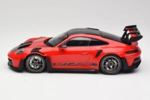 Porsche 911 992 GT3 RS Guards Rot & Silberne Räder Weissach Package Minichamps 1:18 153062246 Druckguss — Bild 3 von 6