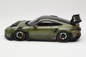 Porsche 911 992 GT3 RS Nato Olive & Black Wheels Minichamps 1:18 110062027 Druckguss — Bild 4 von 8