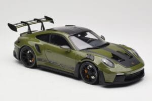 Porsche 911 992 GT3 RS Nato Olive & Black Wheels Minichamps 1:18 110062027 Druckguss — Bild 6 von 8