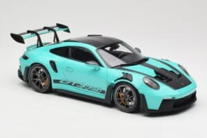 Porsche 911 992 GT3 RS Python Green & Dark Silver Wheels Minichamps 1:18 110062026 Druckguss — Bild 6 von 8
