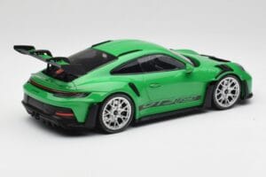 Porsche 911 992 GT3 RS Python Grün & Silberne Räder & Schwarzes Dekor Minichamps 1:18 153062235 Druckguss — Bild 2 von 6