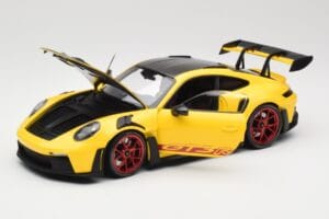Porsche 911 992 GT3 RS Racing Yellow Weissach Package & Red Wheels Minichamps 1:18 110062025 Druckguss — Bild 2 von 8
